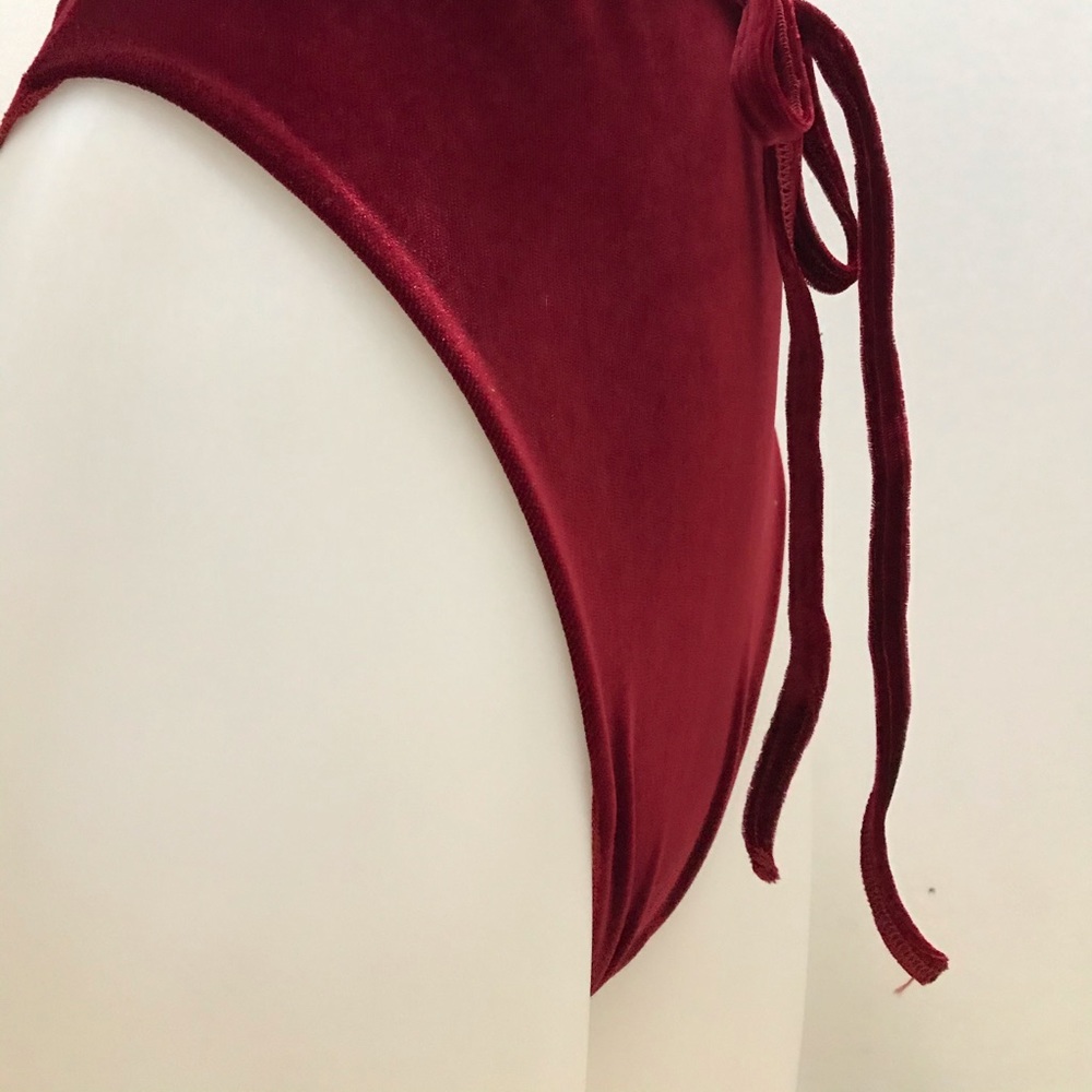 Swimsuit - Picture 4 of 6